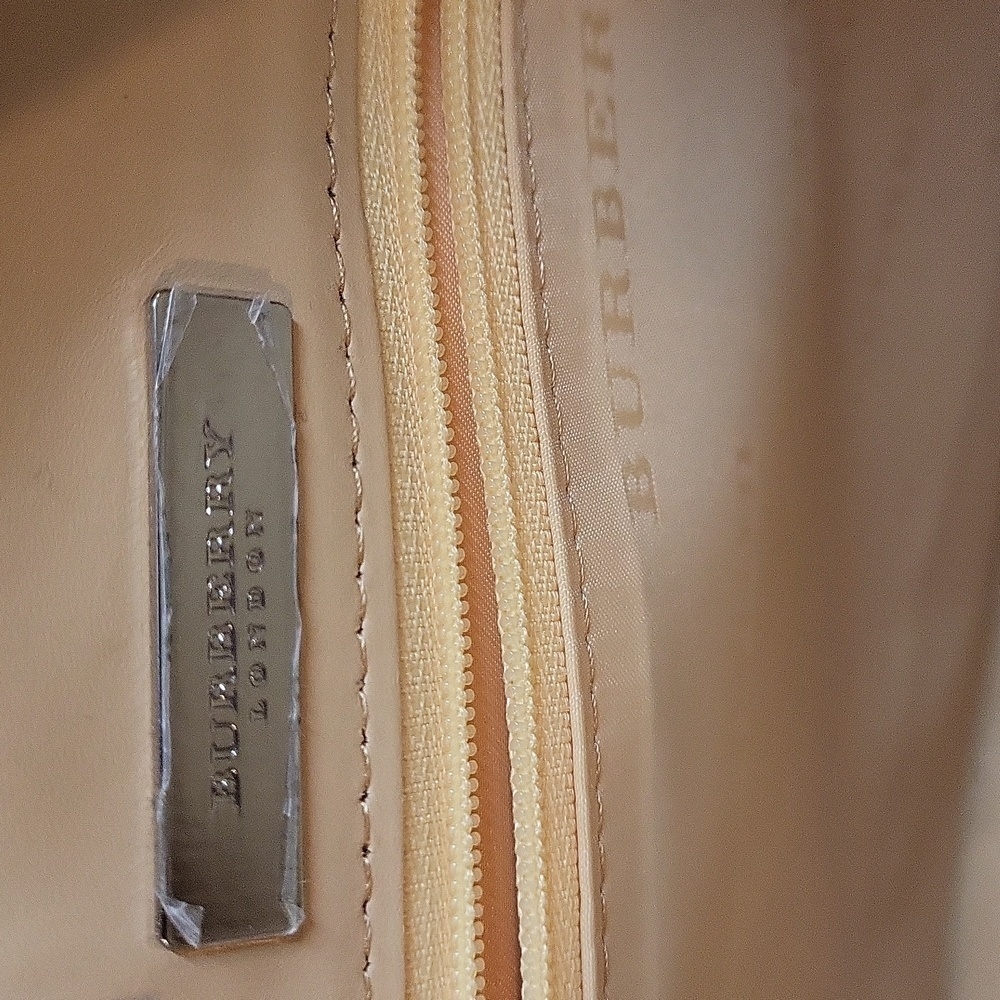 Burberry Green Tote - Picture 7 of 14